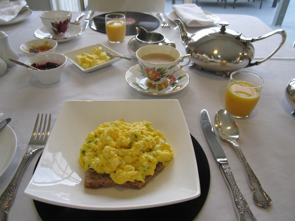 Be My Guest Bed & Breakfast New Plymouth Exterior foto